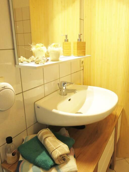 Stuckverzierte, Zentrumsnahe Wohnung Im Sueden Leipzig Exteriör bild