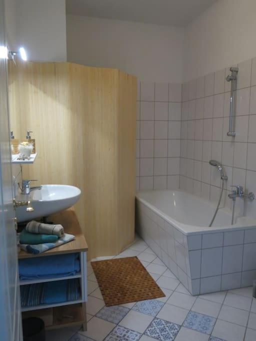 Stuckverzierte, Zentrumsnahe Wohnung Im Sueden Leipzig Exteriör bild